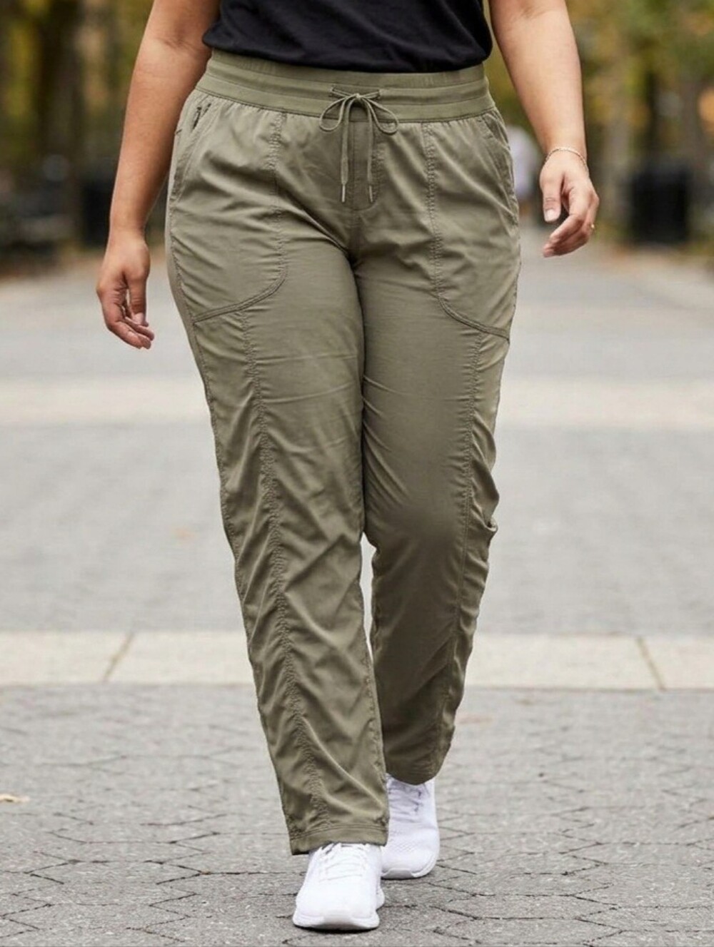 414. THE NORTH FACE Aphrodite 2.0 Jogger Pant - Taupe Green